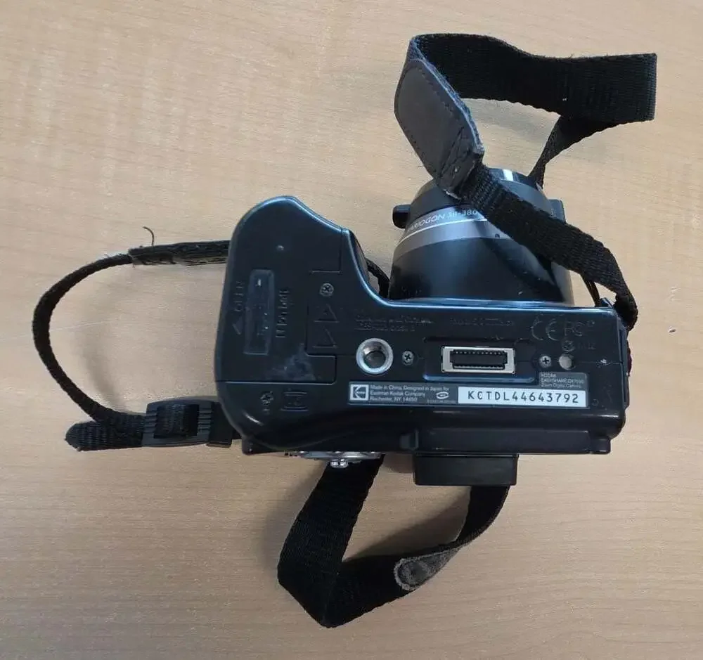 KODAK EasyShare Camera DX7590 5.0 MP With Camera Dock 6000 H24 Not Tested!